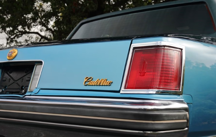 Продава се луксозен Cadillac на Елвис Пресли с интересна история СНИМКИ
