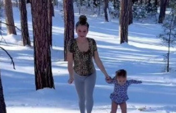 Бременна рускиня шокира всички в мрежата, вижте какво направи в снега ВИДЕО
