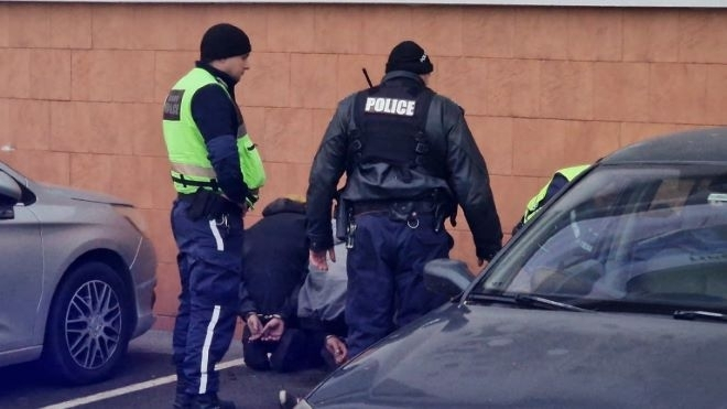 Екшън във Врачанско със стрелба и грабеж, има много арестувани