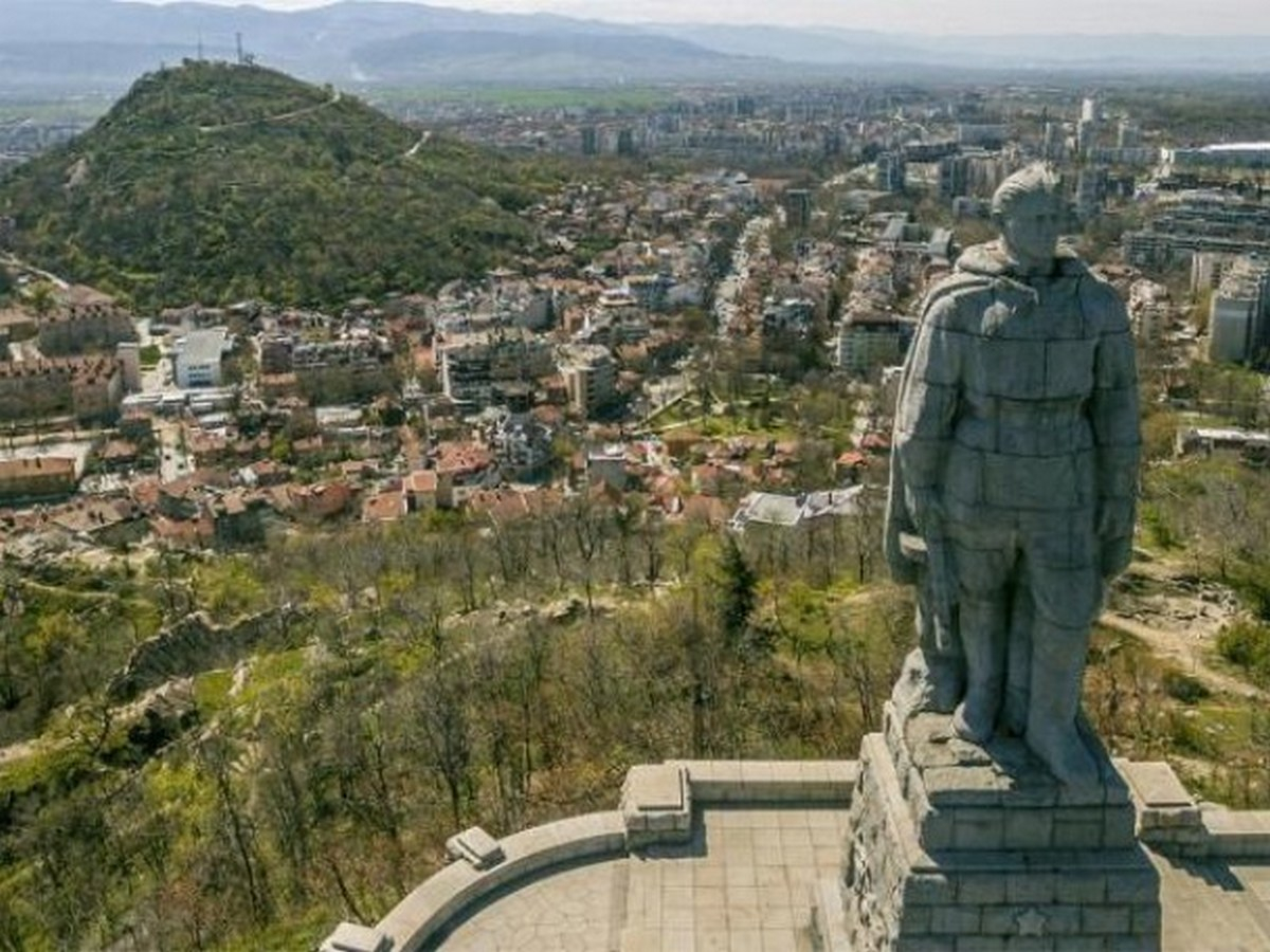 Пловдивчани си казаха тежката дума за демонтажа на Альоша 