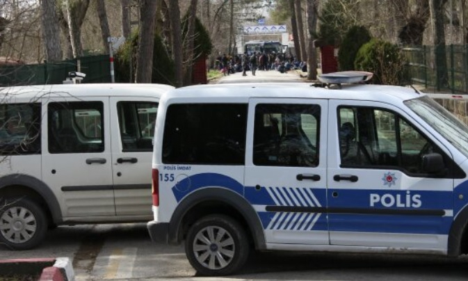 Жестоко убийство след семейна драма смрази турски град СНИМКА