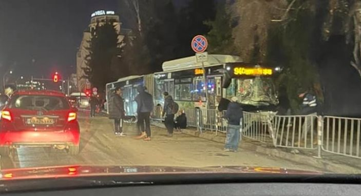 Кошмарни новини след мелето с автобус в София 