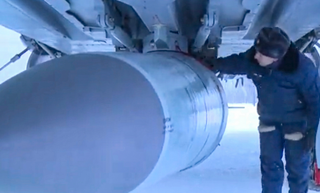 Business Insider: Китай се присмя на Русия за митичните ракети „Кинжал“, не били нито...