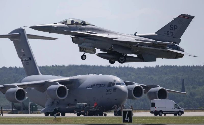 НАТО огласи разработени отбранителни планове срещу заплаха от Русия