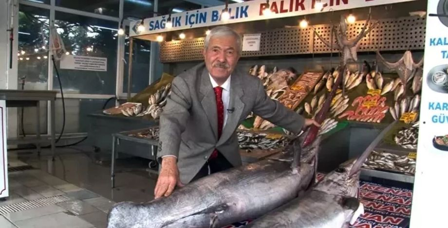 Уникален улов! Извадиха две 2-метрови чудовища от Мраморно море, изложиха ги в музей, а сега...