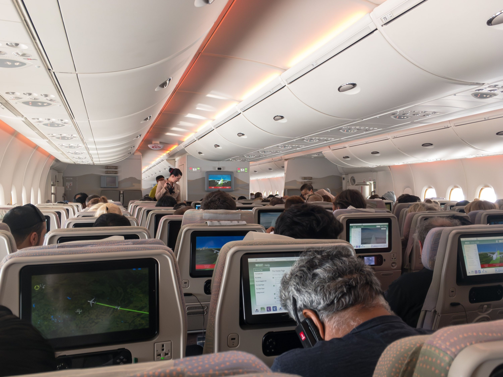 Lifehack: Стюардеса разкри как да спим сладко по време на полет! 