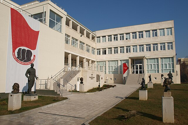 Въпрос: Къде в Музея на социалистическото изкуство ще се съберат скулптурите от ПСА и Альоша