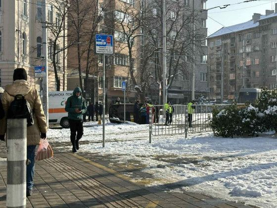 Бясна каскада на кола шашардиса всички край Руски паметник в София