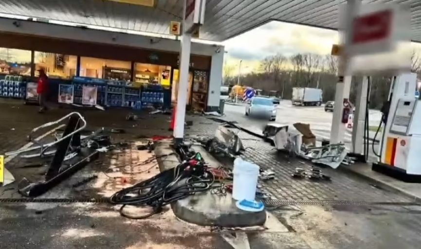 Нашенец-камикадзе се вряза в бензиностанция в Словакия, крещял "Аллах Акбар" ВИДЕО