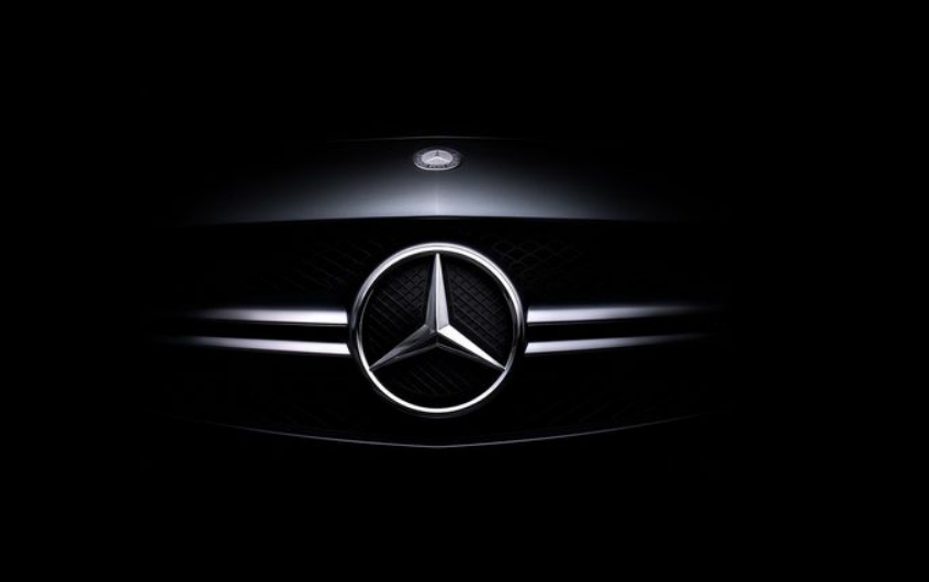 Само за ценители: Този ван на Mercedes ни праща директо в бъдещето СНИМКИ