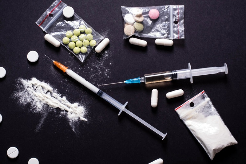 Д-р Димитров обясни какво да правим с тийнейджър, зависим от наркотици