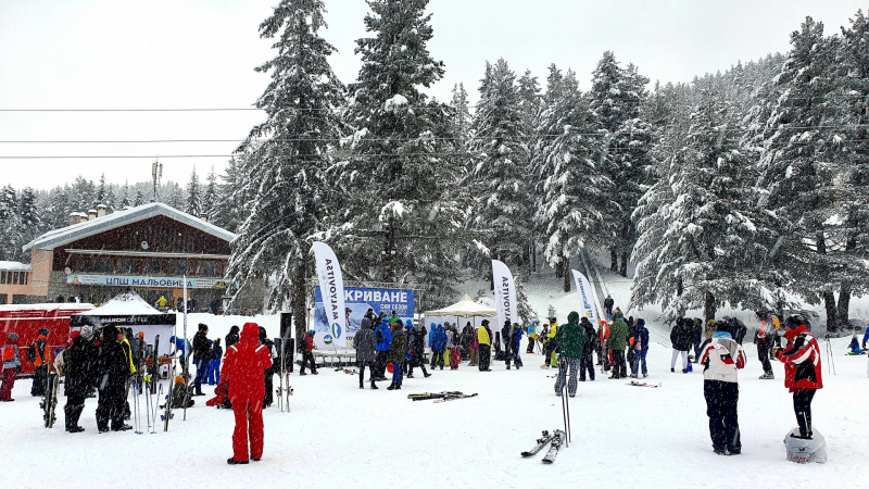 Рекорден брой скиори посетиха курорта Мальовица този уикенд