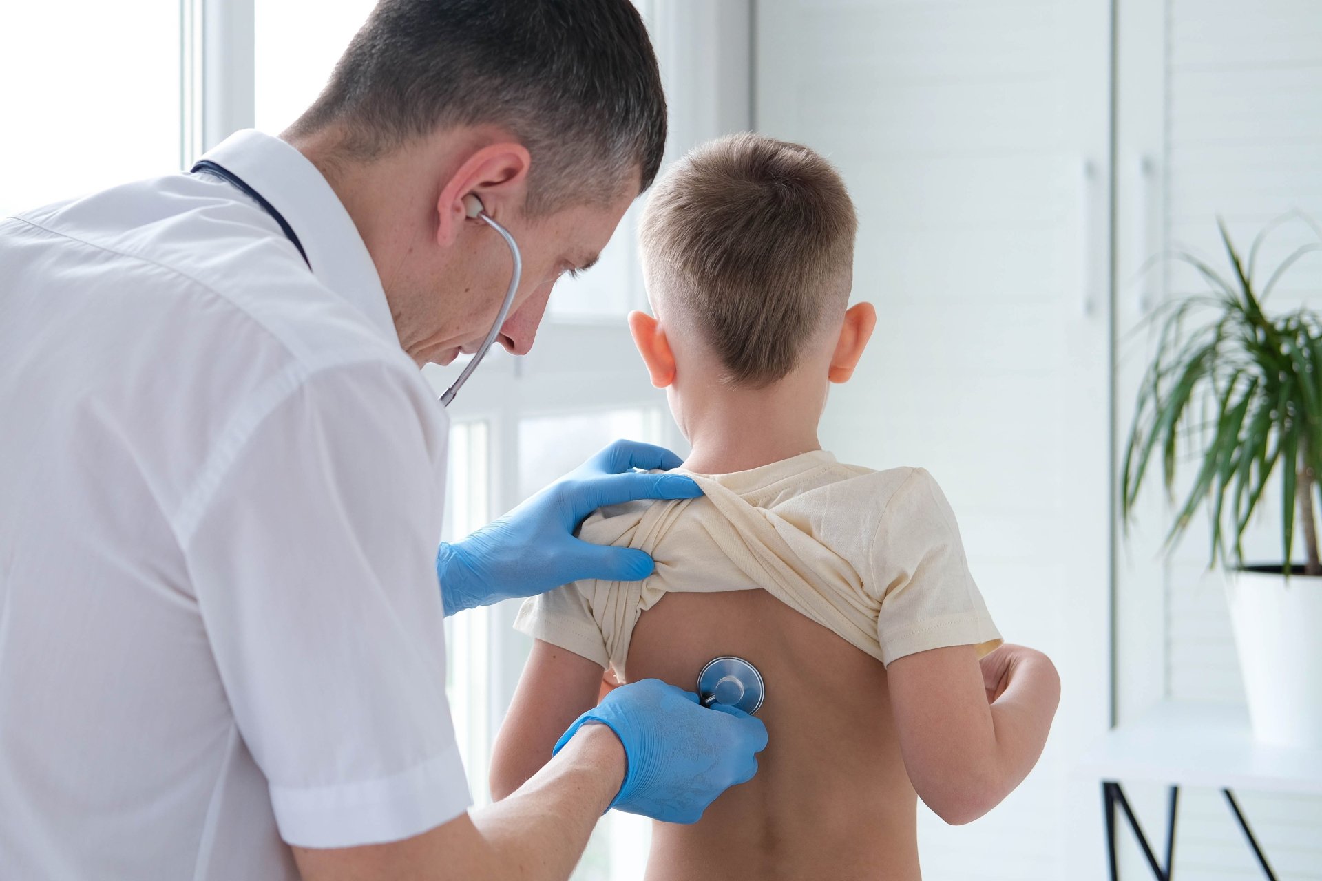 Педиатър-хомеопат предупреждава: В никакъв случай не давайте лекарства на детето, ако...