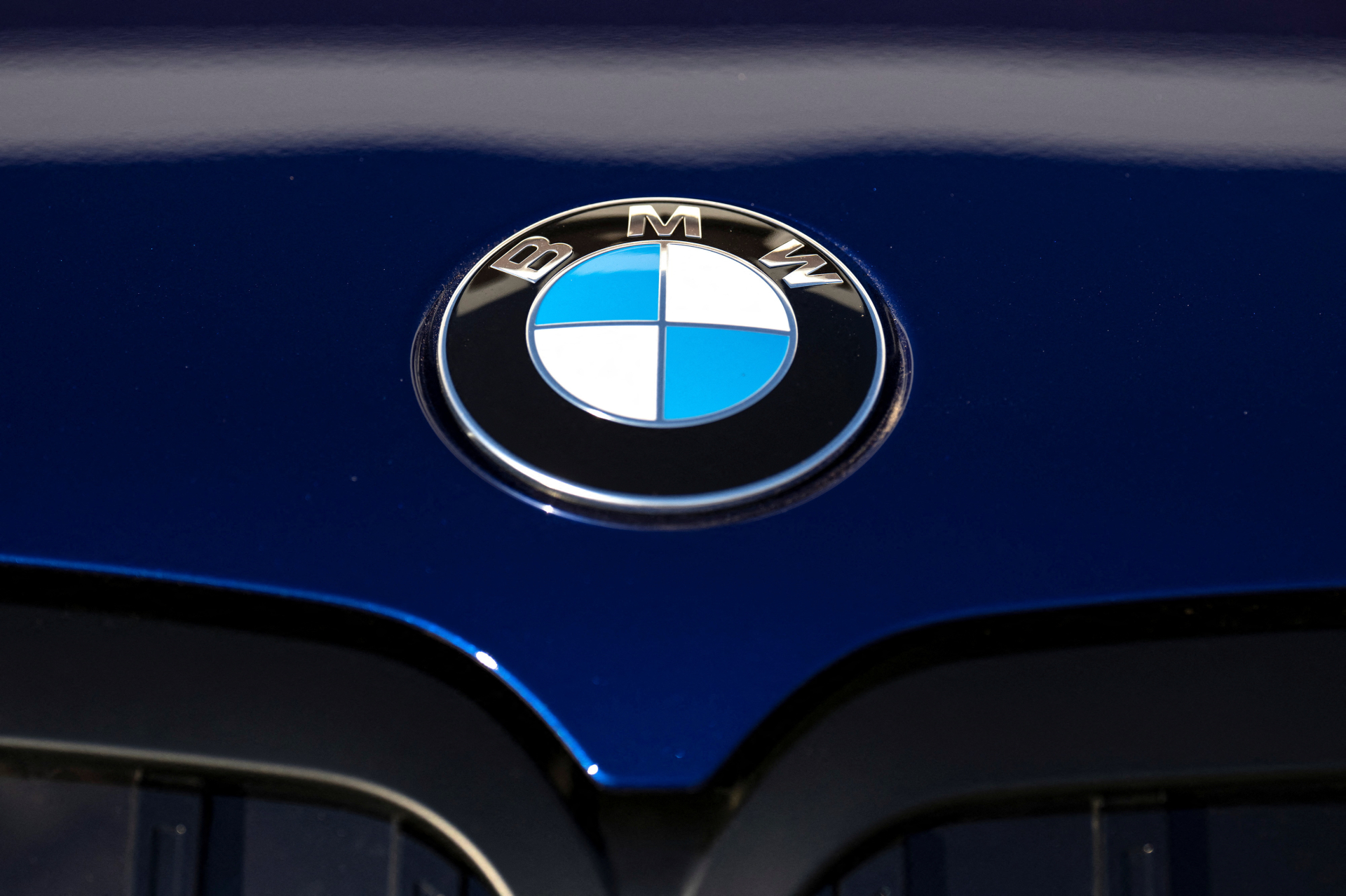 Мистериозен българин купи най-специалното BMW на 21-ви век СНИМКИ 