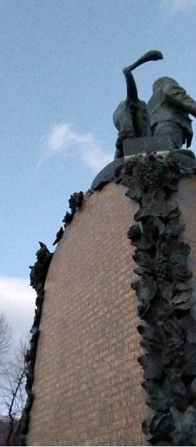 Карлово изригна след тази брутална гавра с паметника на Левски СНИМКИ 