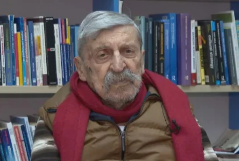 Вечния студент: 88-годишният Петър очаква петата си диплома