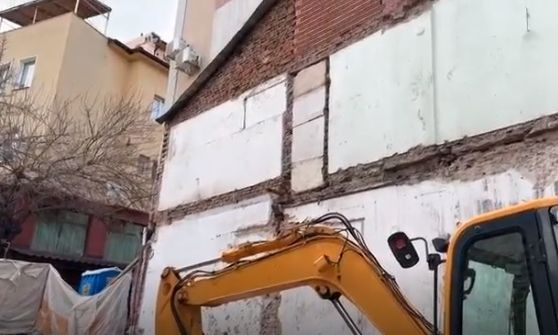 Строеж на хотел предизвика свлачище в Пловдив и остави хора на улицата