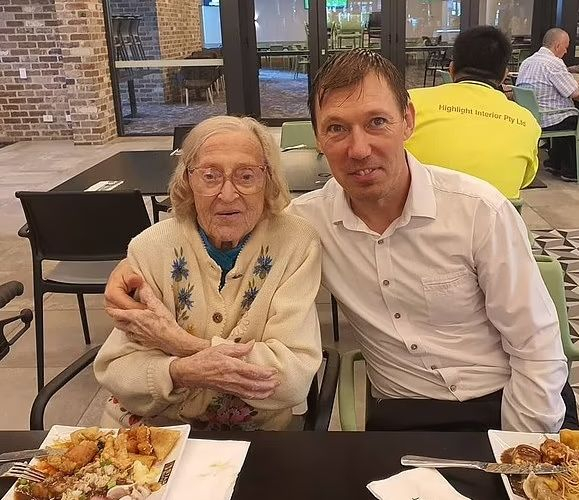 103-годишна жена се залюби с... внука си СНИМКИ