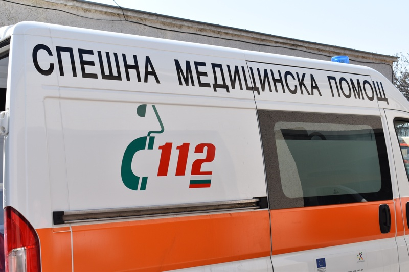 Диспечерът, отказал линейка на починалата жена в Сливен, сериозно го загази 