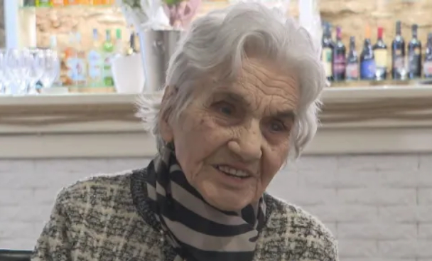 Баба Маринка стана на 100 г. и разкри рецептата за дълголетие