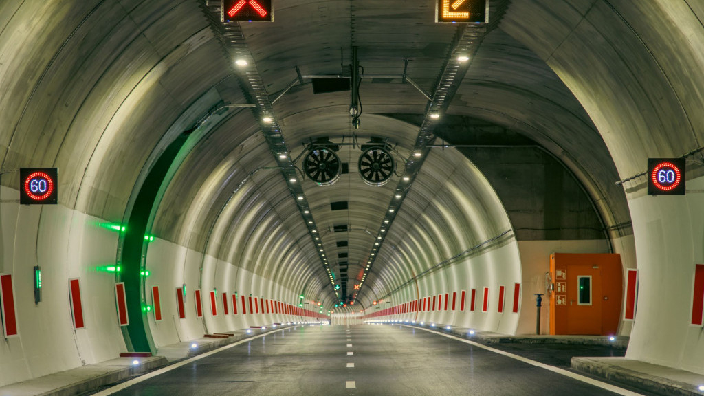 Разкриха строго пазените тайни на "Железница" - най-дългият нов тунел у нас, какво има вътре СНИМКИ