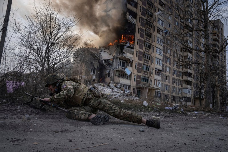 Киев: Изтеглянето от Авдеевка е само маневра, предстои нещо голямо
