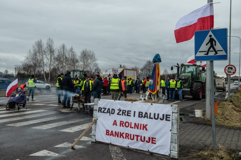 Бивш полски премиер: Влизането на Украйна в ЕС застрашава земеделието ни 