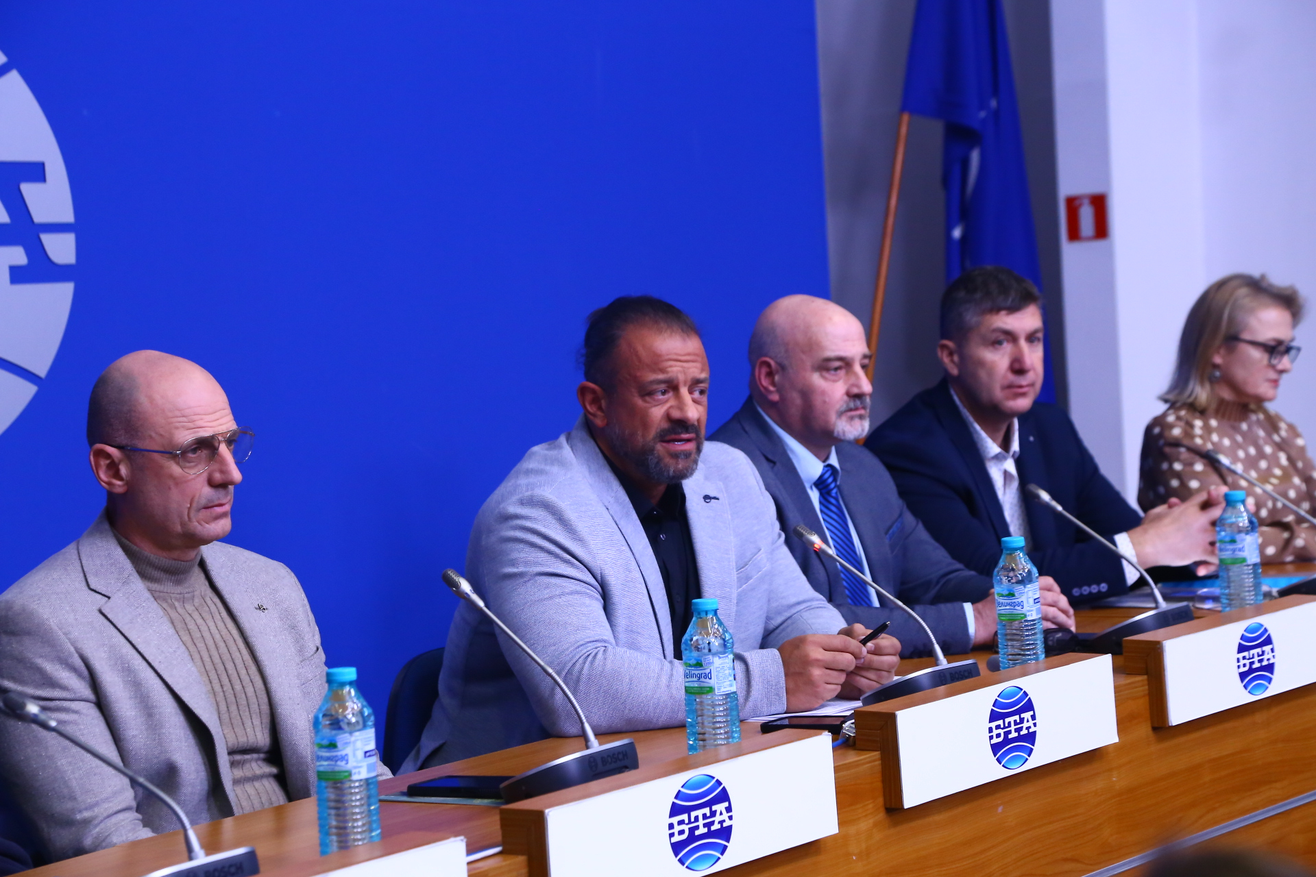 Алибегов и компания готови на крайни мерки заради перките в Черно море СНИМКИ