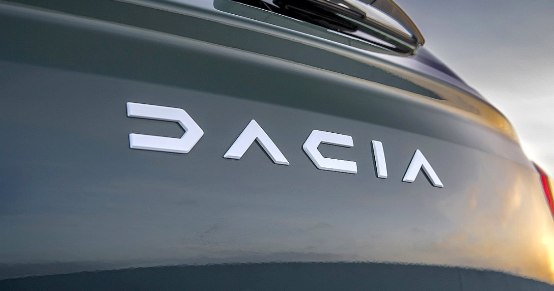 Dacia ще изкарва на пазара автомобил от нов клас СНИМКИ