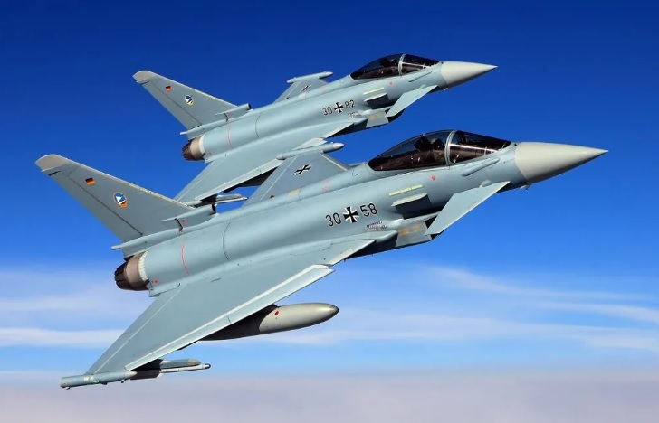 Напрежение във въздуха: Вдигнаха германски изтребители заради руски военен самолет