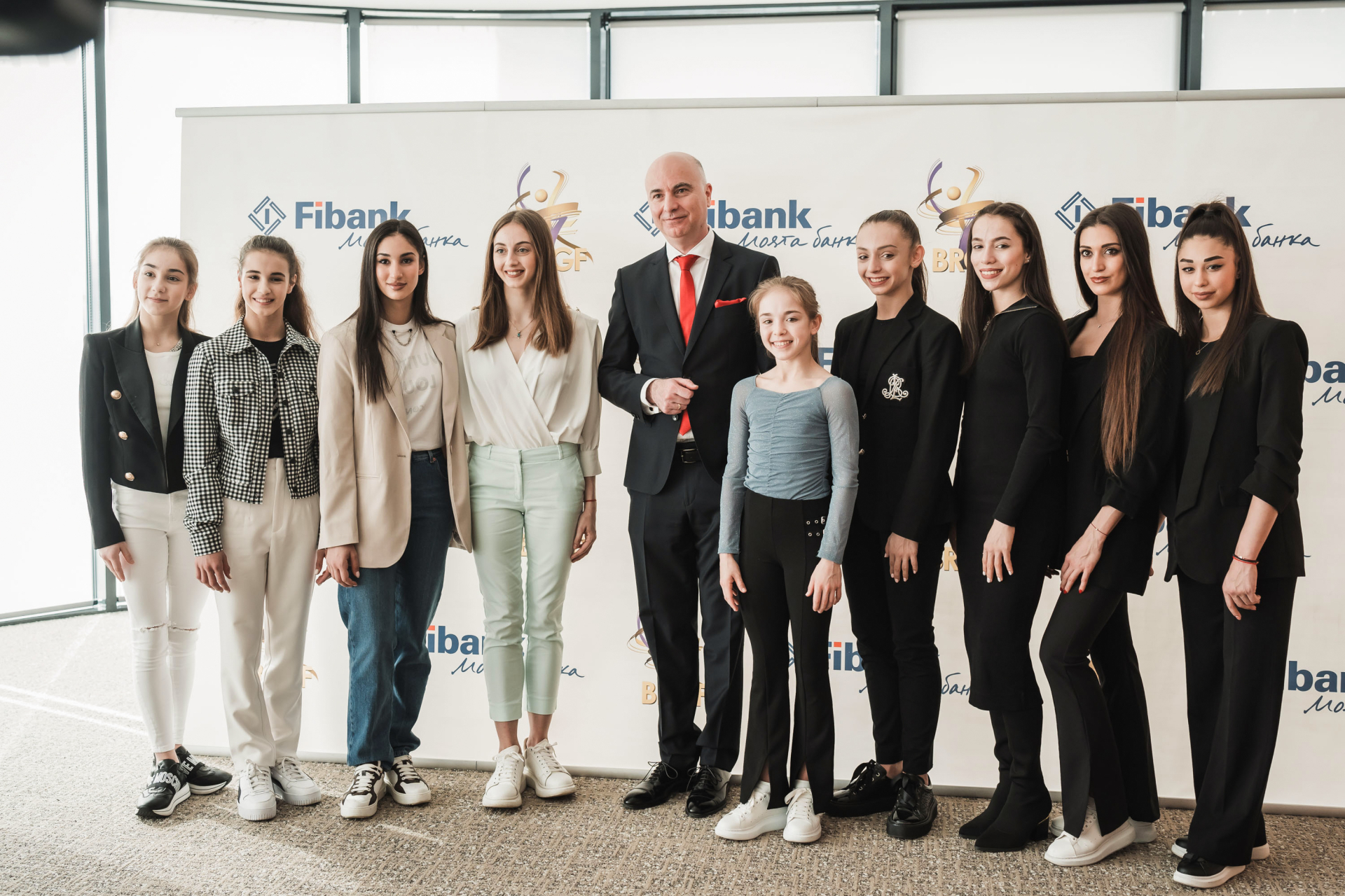 Fibank с дарение в подкрепа на Българската федерация по художествена гимнастика