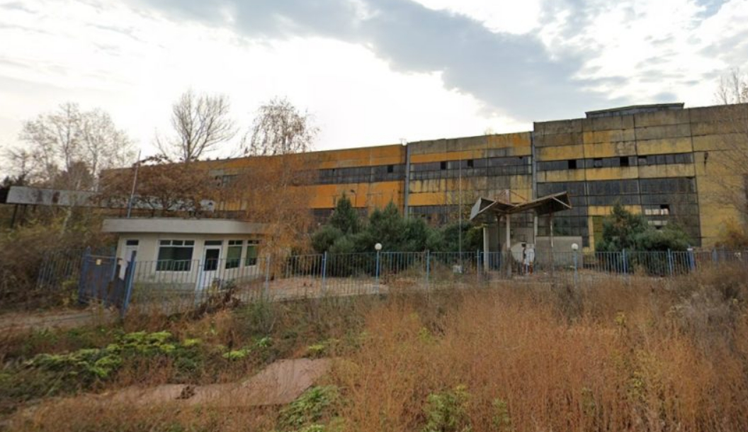 Легендарен български завод фалира, а НАП се видя в чудо