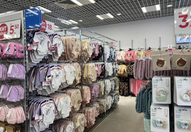 Магазин на голяма европейска верига за дрехи в Пловдив се оказа лесна мишена за...