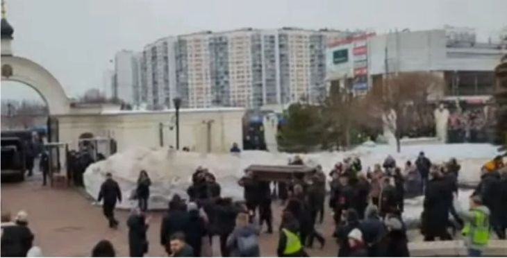 Арестуваха Зеленски на погребението на Навални!