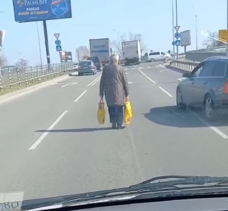 Цял Пловдив в шок от това, което направи тази баба СНИМКИ