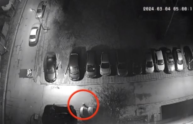 Отвори лаптопа и офейка: Кражба на кола за секунди в София ВИДЕО