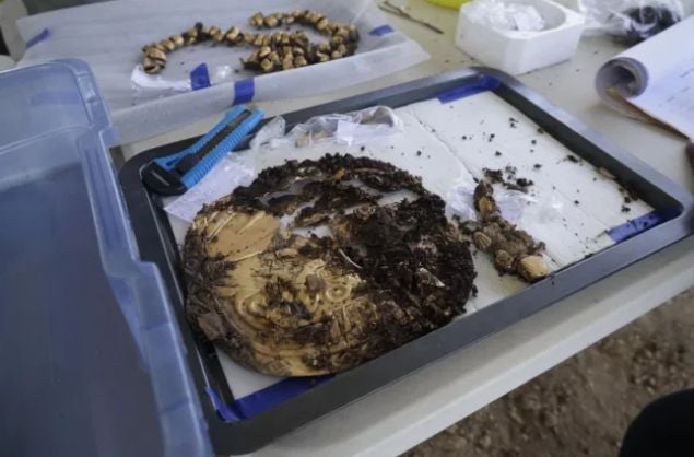 Злато и кости: Неочаквано откритие на гроб на не случаен човек хвърли всички в ступор ВИДЕО