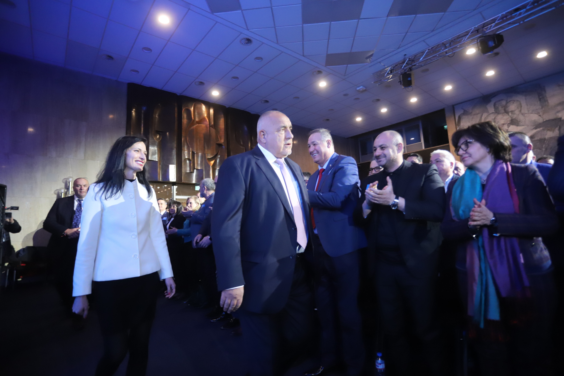 Политолог разкри какъв таен сигнал е дал Борисов от Националния съвет 