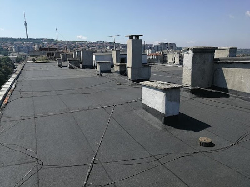 Фирма домоуправител осъди собственик на празен апартамент заради ремонт на покрива