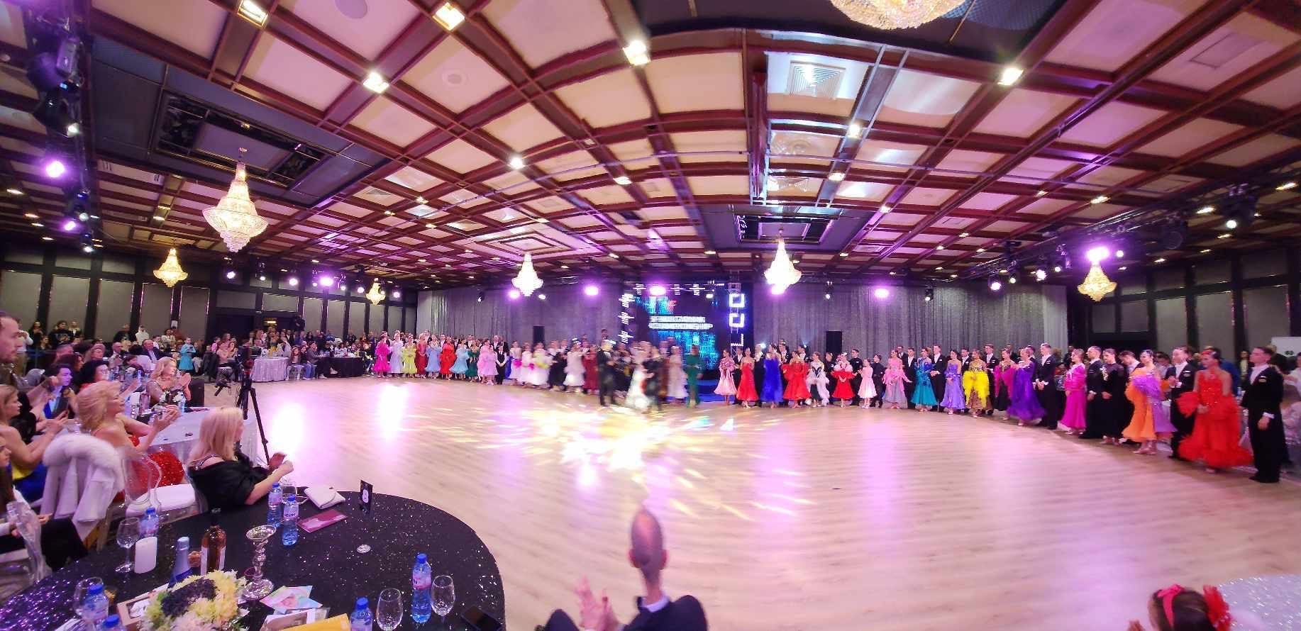 550 двойки от 36 страни танцуваха стандартни и латиноамерикански танци повече от 30 часа в София