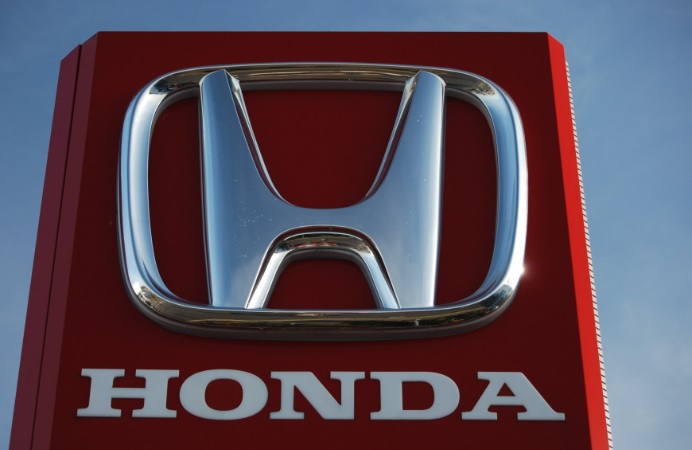Honda представи нов компактен кросоувър с разход от 4,2 л на 100 км СНИМКИ