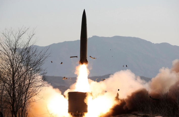 Северна Корея изстреля няколко балистични ракети 