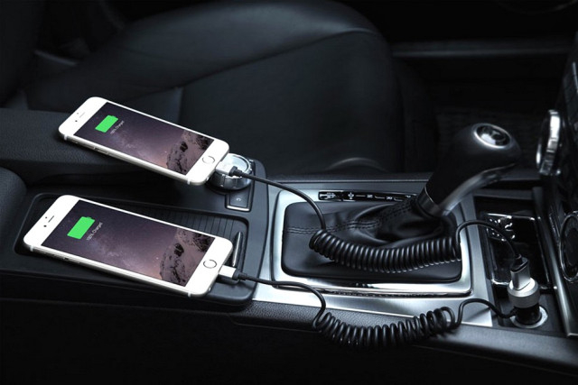 Веднага спрете да зареждате телефона в колата си, много е опасно 