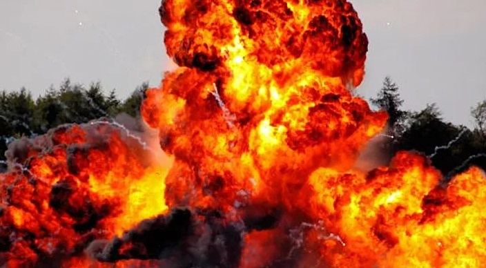 Очевидец засне как ракета удря ВЕЦ-а в Днепър ВИДЕО 