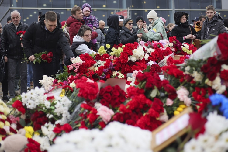 Руската група "Пикник" отдаде почит на жертвите на нападението край Москва