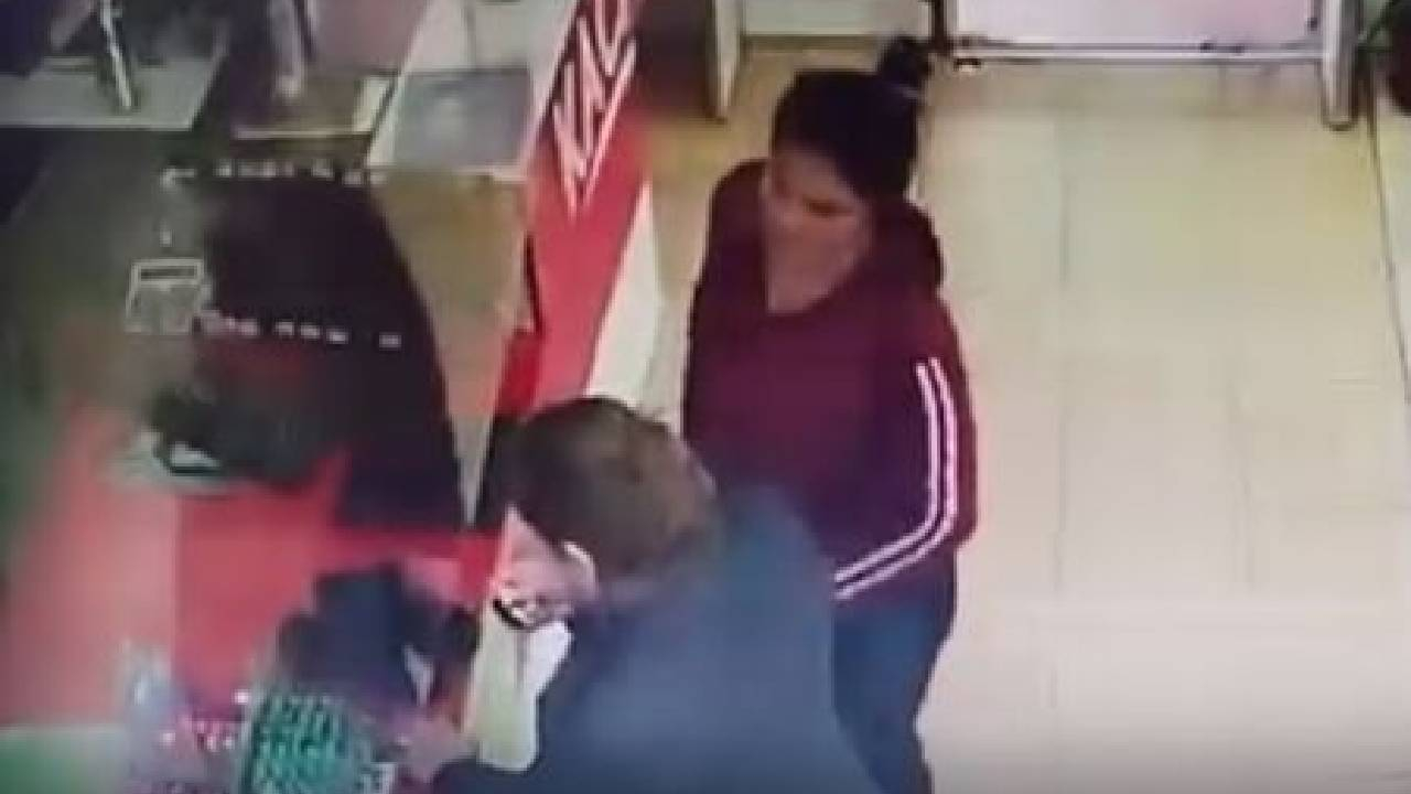 Луд екшън: Продавачка хвана крадла в действие в Бургас, но после жестоко съжали СНИМКА