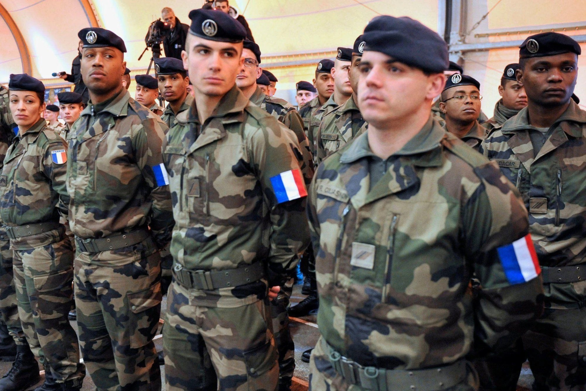 Le Monde: Всичко е готово, ето колко войници праща Макрон в Украйна 