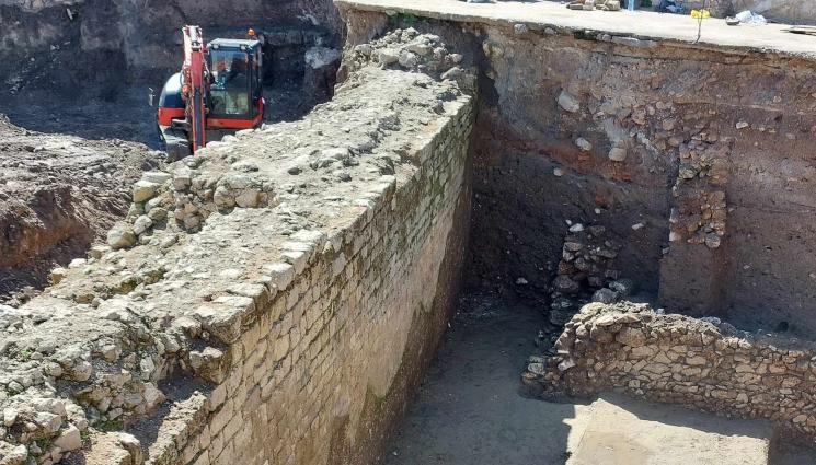 Археолози откриха уникална находка при разкопки в Русе СНИМКИ