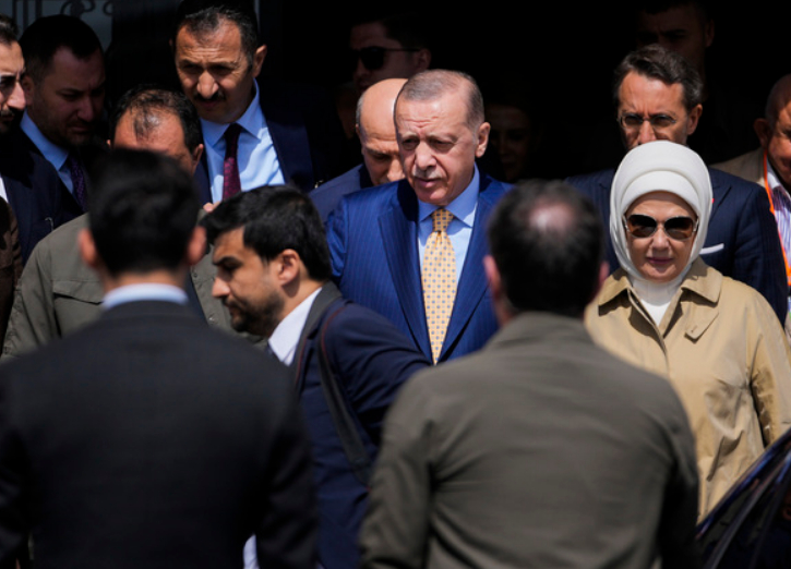 Опозицията печели Анкара, Истанбул и Измир