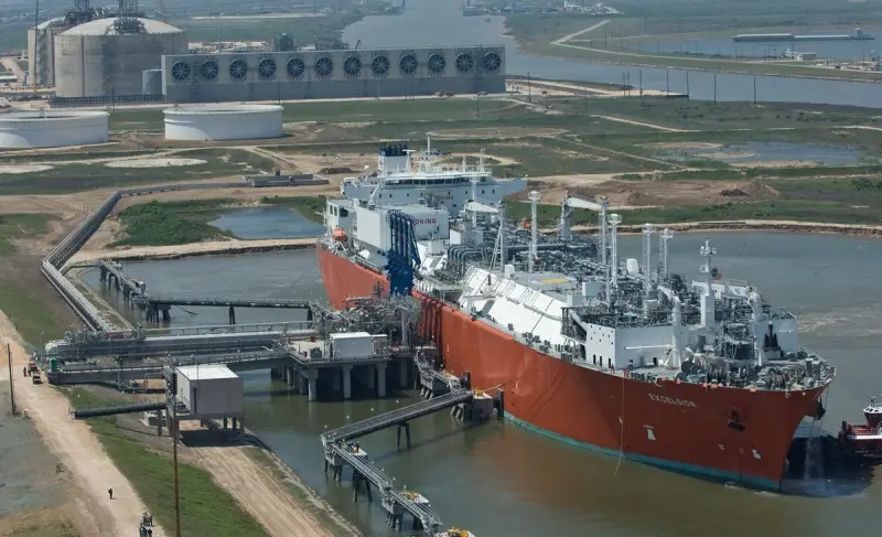 Конкурент на САЩ: Катар създаде най-големия флот за втечнен газ в света